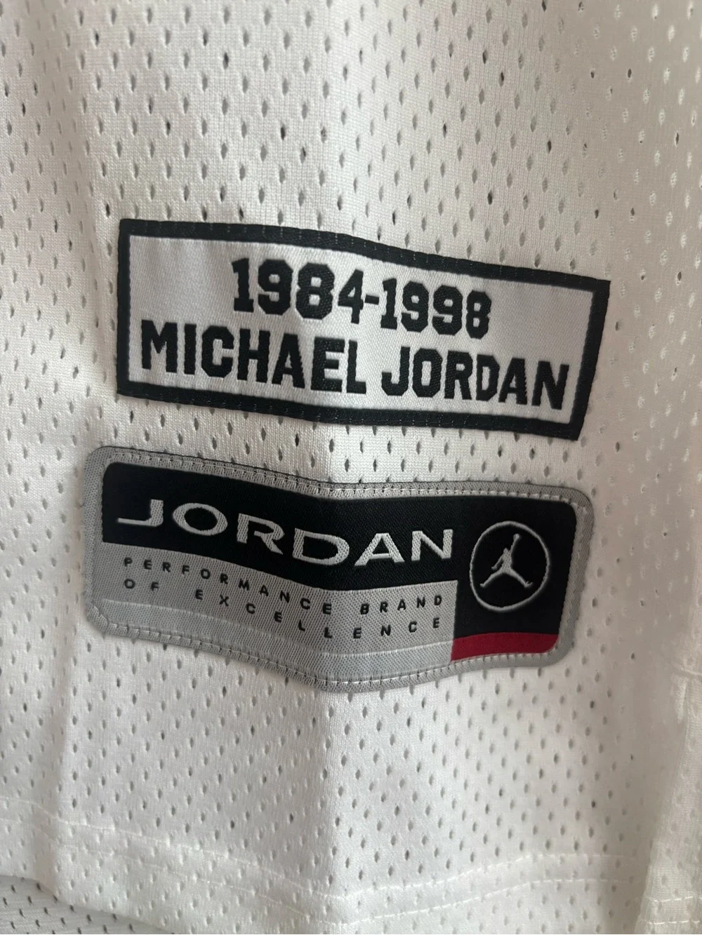 Jordan 23 Men Summer Basketball Jersey White & Red Mesh Tank HF9375-100 Medium